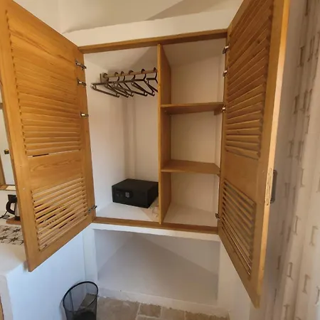 Alchemy Guest house *