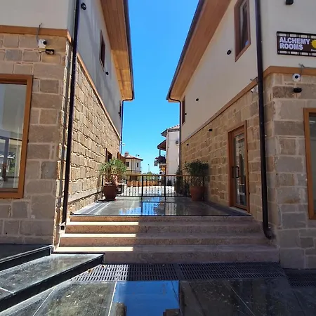 Alchemy Guest house *